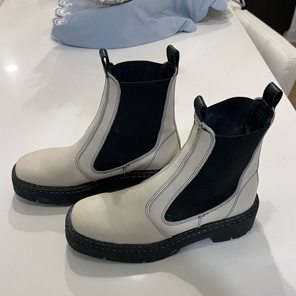 Chelsea Platform Boots - Picture 4 of 8